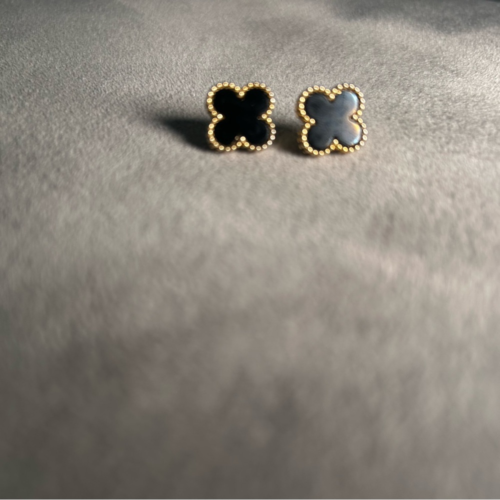 Elegant Gold and Black Clover Earrings